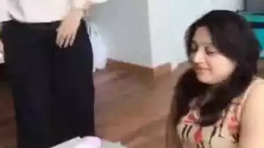 Xx X Beyap Vedo - Horny Indian Aunty Sucking Penis Cake indian sex video