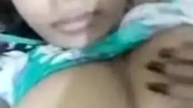 Village Girl Showing Her Boobs And Fondling For Bf indian sex video