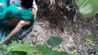 Jungle First Time Sex - Shy Teen Mallu Girl Shilpa Goes Topless For The First Time indian sex video