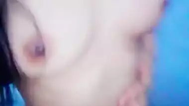 Marvelous Desi webcam model gladdens men with tits during the porn show