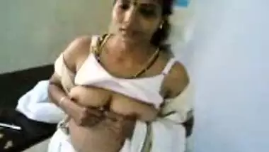 380px x 214px - Sexy Mallu Aunty Exposing Boobs Before Blowjob indian sex video