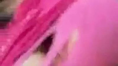 Desi Babe Showing Her Boobies in Bra