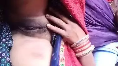 Whatsapp Village Sex Videos - Hairy Pussy Showing Xxx Desi Village Bhabhi indian sex video
