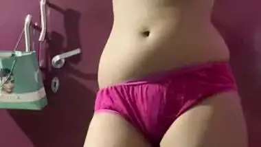 Bold Xxx Virgin Videos Com - Sexy Virgin Girl Exposing Her Nude Beauty indian sex video