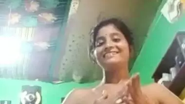 Desi Wife 36boobs Xxx Video - Desi Bhabhi Shows Boobs On Video Call indian sex video