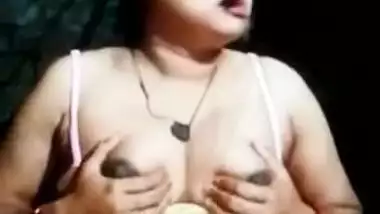 Desi Bf Kompoz Me - Desi Village Bhabhi Exposed Her Nude Big Boobs On Live Cam indian sex video