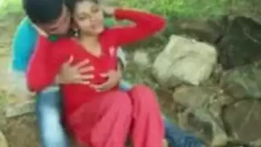Maratha Couple Sex In Park - Desi Cute Couple In Park indian sex video