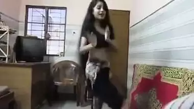 380px x 214px - Attractive Indian Teen Dancing indian sex video