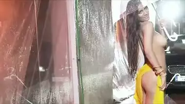 380px x 214px - Poonam Pandey Rain Dance In Sari indian sex video
