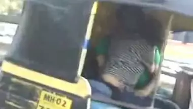 380px x 214px - Desi Kissing In Auto Rickshaw indian sex video