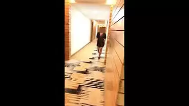 Desi Xekxi Vidio Firi Vali - Desi Wife Pranya Flashing In Hotel Corridor Naked indian sex video