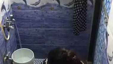 Pony tail bhabhi nude bath caught by neighbor