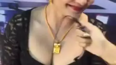 Kamalini Mukherjee Deep Cleavage Show Intentionally indian sex video