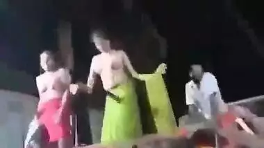 380px x 214px - Hot Telugu Hijra Showing Pussy And Boobs To Village Men indian sex video