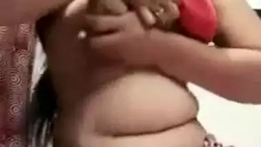 Tamil Cute Teenage Showing Her Tits And Playing indian sex video