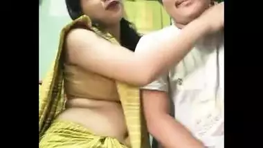 Pooja Jha Sexy Video - Bubbly Housewife Pooja Bhabhi Bubbly Navel Belly Show indian sex video