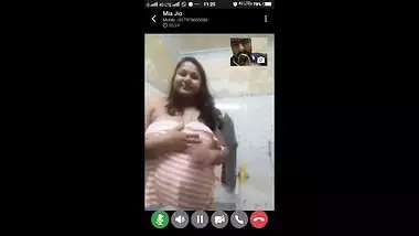 Mia On Video Call In Bathroom indian sex video