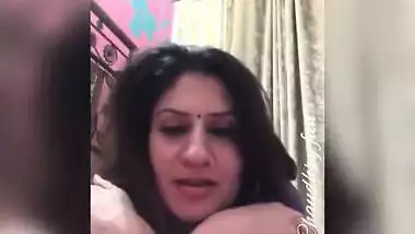 Xxxkanpur - Sitara Bhabhi In Full Horny Mood Goes Live indian sex video