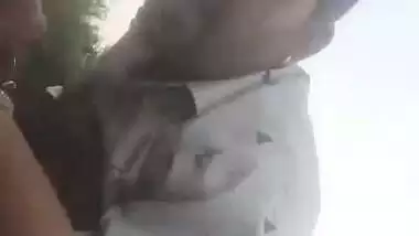 Bihari couple fucks in an open area in outdoor sex MMS