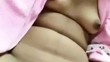 Smal Youni Sex - Guwahati Girl Fully Nude Rubbing Tight Yoni indian sex video