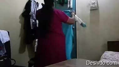 Sex You Selpik Video Hd Desi - Desi Mom Self Records Her Boob Press For Her Bf Son Gets This Video From  Her Mobile indian sex video