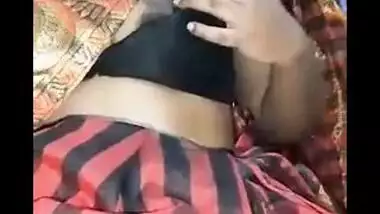 Housewife Pussy Indian Sari Lifting - Tamil Aunty Lifting Saree And Riding Sex indian sex video