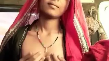 Mahathi Sex Video - Sexy Cute Rajasthani Wife Displays Her Nude Boobs indian sex video