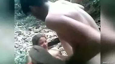 Xxxvibsoe - Desi Lovers Fucking In Forest Outdoor Hard indian sex video
