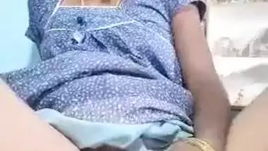 Nazrana Sex Video - Horny Telugu Bhabhi Masturbating By Big Banana indian sex video