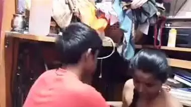 Tailor Customer Boobs Sucking Video - Desi Boobs Press And Sucking In Tailor Shop indian sex video