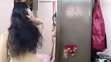 Xxxcambf - Young Desi Woman Bares Her Xxx Body In Front Of Mirror And Sex Camera  indian sex video