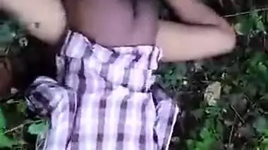 Jangle Negru Sex Free Video - South Indian Andhra Girlfrind Fucking With Her Frinds In Jungle indian sex  video