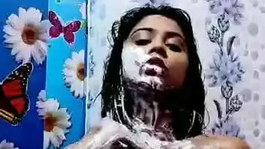 380px x 214px - Busty Girl Nude Bath Selfie Mms Video indian sex video