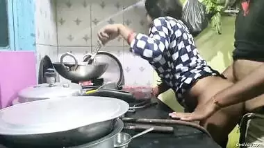 Superhot Big Ass Kerala Wife Doggy While Cooking indian sex video