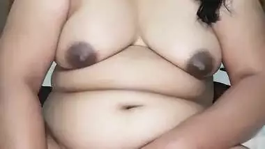 Bpxxxxxxx Hindi - Mature South Indian Aunty Dildoing With Veggie indian sex video