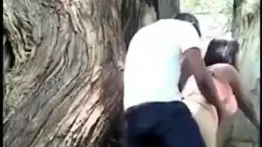 Desigarlxxx - Desi School Girl Enjoying Outdoor Sex With Bf And Caught On Xxx Cam indian  sex video