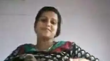 Xvdsoe - Bhopal Hot Bhabhi Showing Big Boobs On Cam indian sex video