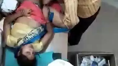 Kannada Sex Video Doctor - Doctor Fingering Pussy Of Patient indian sex video