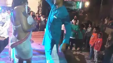 Arkestra Bhojpuri Dance 2020 Super Hot Open Dance Full Hot Sexy Hd Dance  Ayega Maza Barsat Ka indian sex video