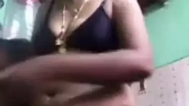 380px x 214px - Indian Aunty Sexy Showing Tits On Video Call Hd Xxx Sex indian sex video