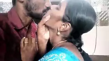 Desi Couple Romance Kissing indian sex video