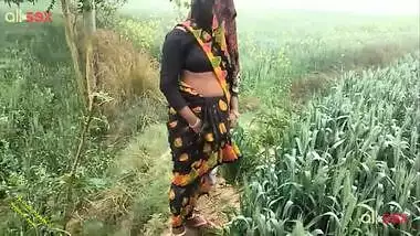 Xxx Village Aunty Forest - Village Aunty Sex Indian Milf Slut Enjoys Playing With Her Cunt In The  Forest indian sex video